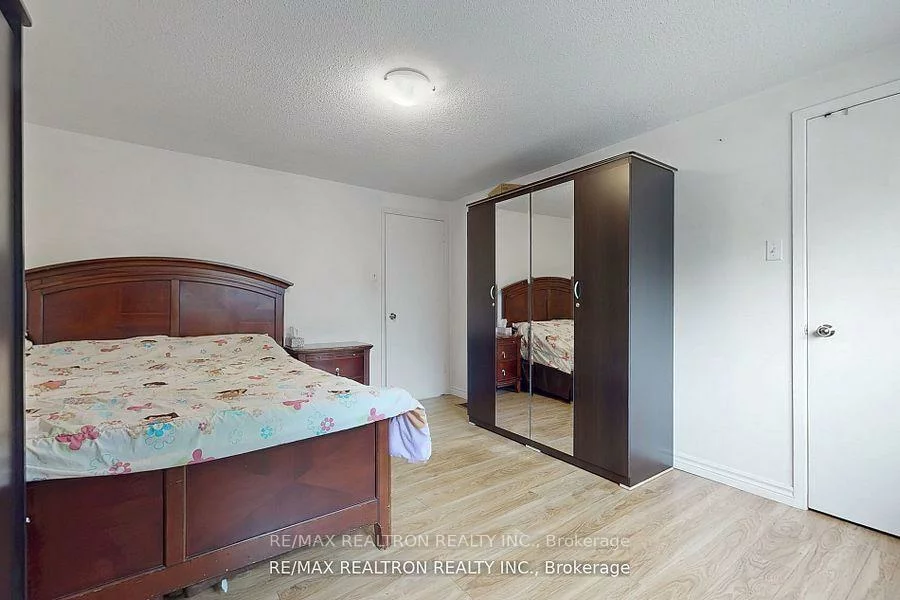 1121, Sandhurst, Agincourt North, Toronto