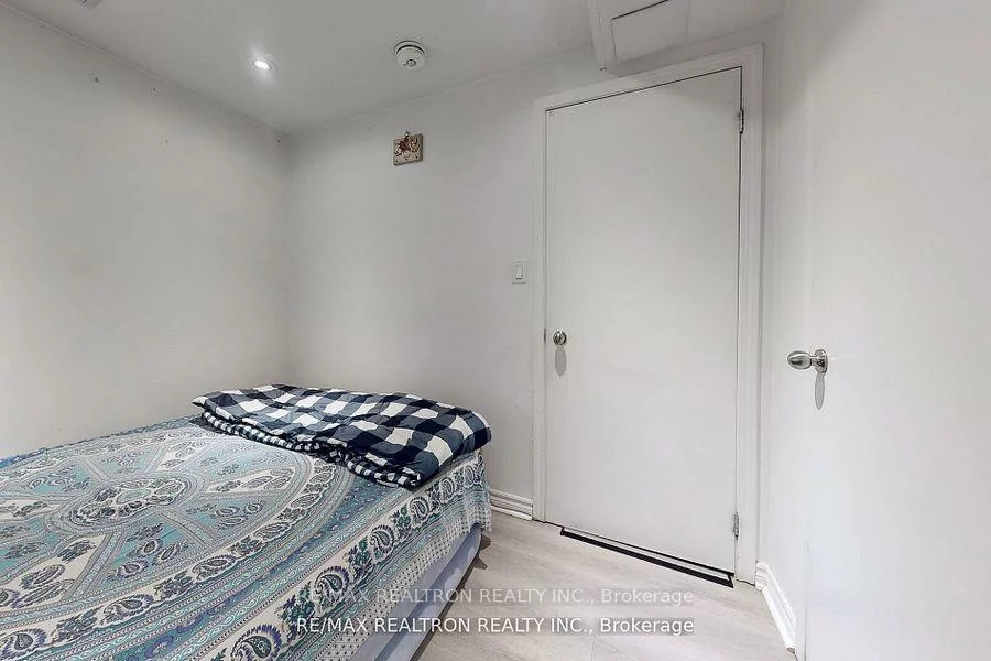 1121, Sandhurst, Agincourt North, Toronto