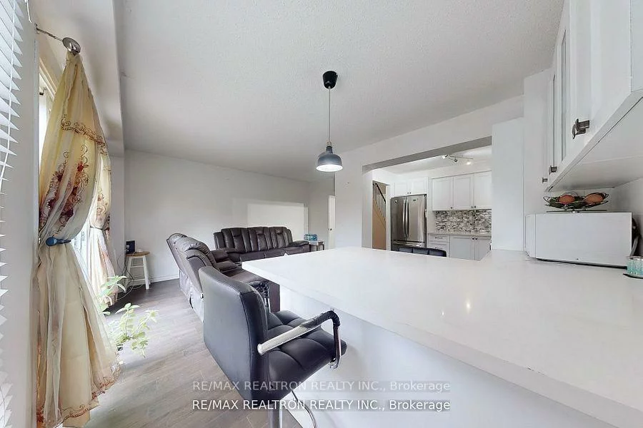 1121, Sandhurst, Agincourt North, Toronto