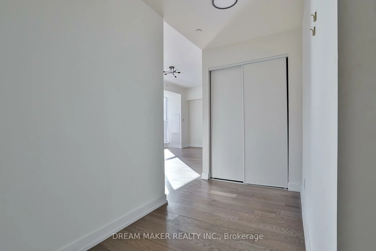 1350, Kingston, Birchcliffe-Cliffside, Toronto