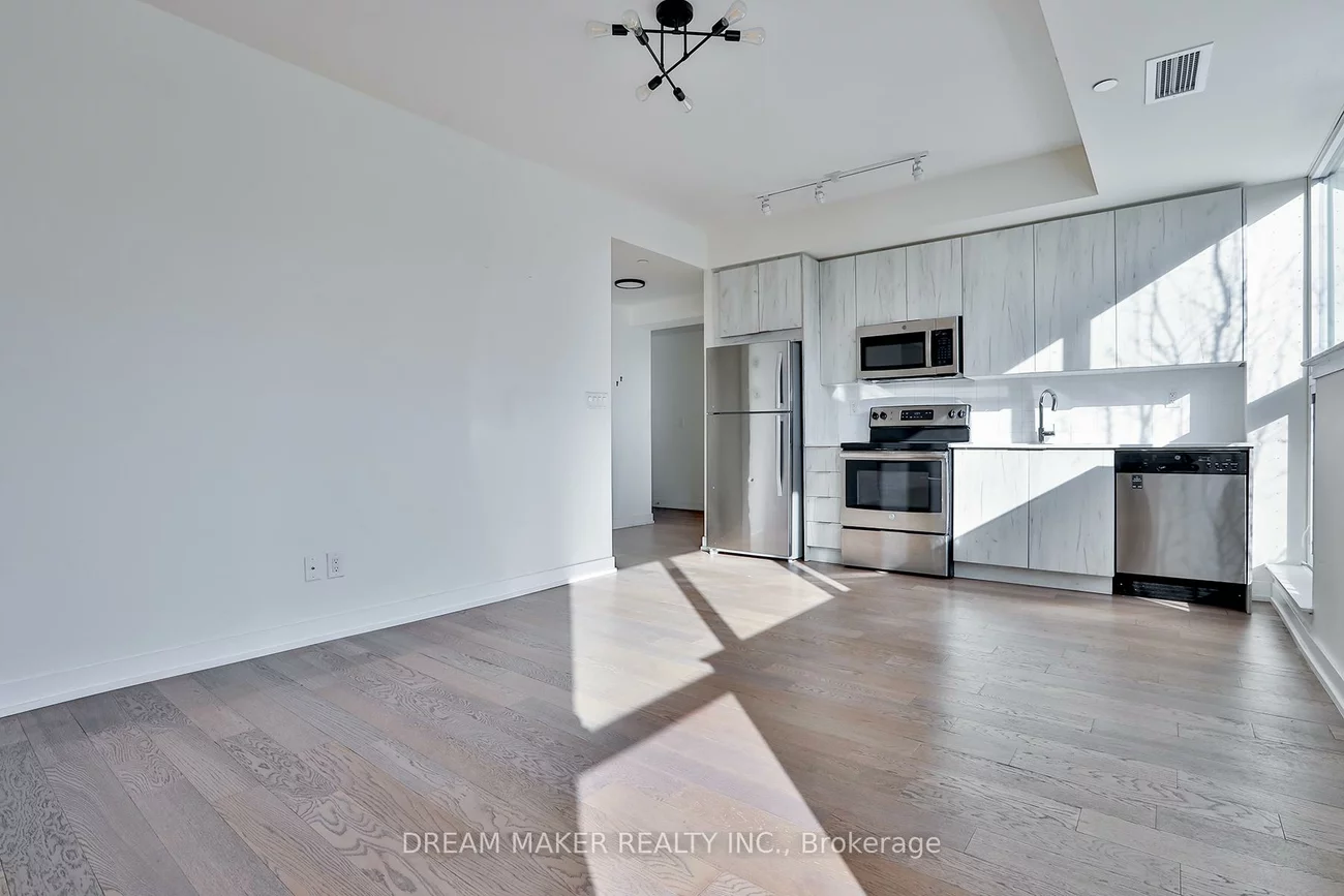 1350, Kingston, Birchcliffe-Cliffside, Toronto