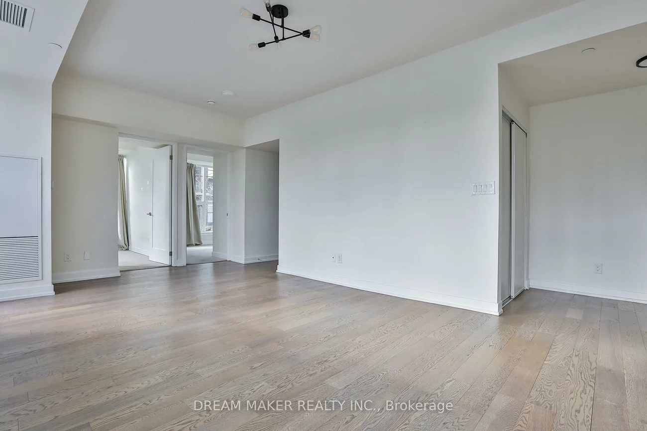 1350, Kingston, Birchcliffe-Cliffside, Toronto