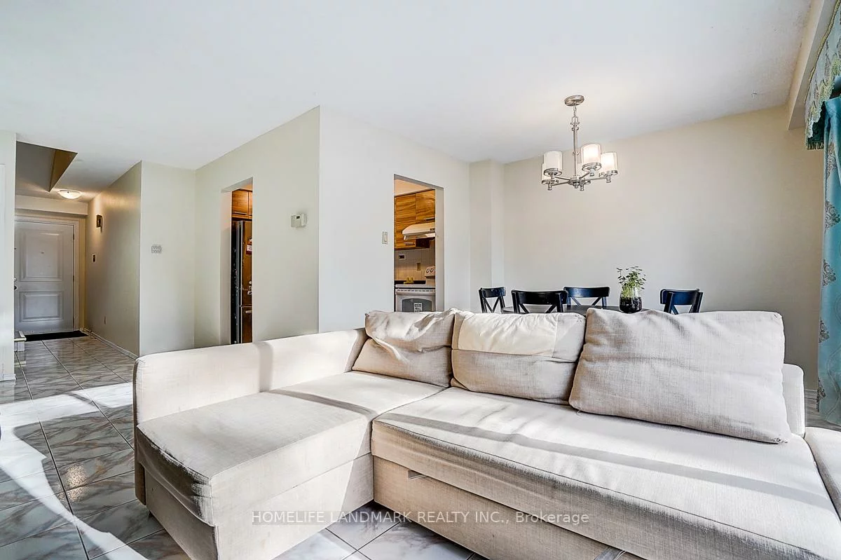 1121, Sandhurst, Agincourt North, Toronto