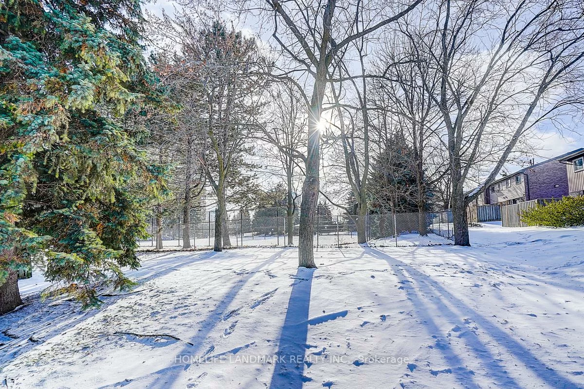 1121, Sandhurst, Agincourt North, Toronto