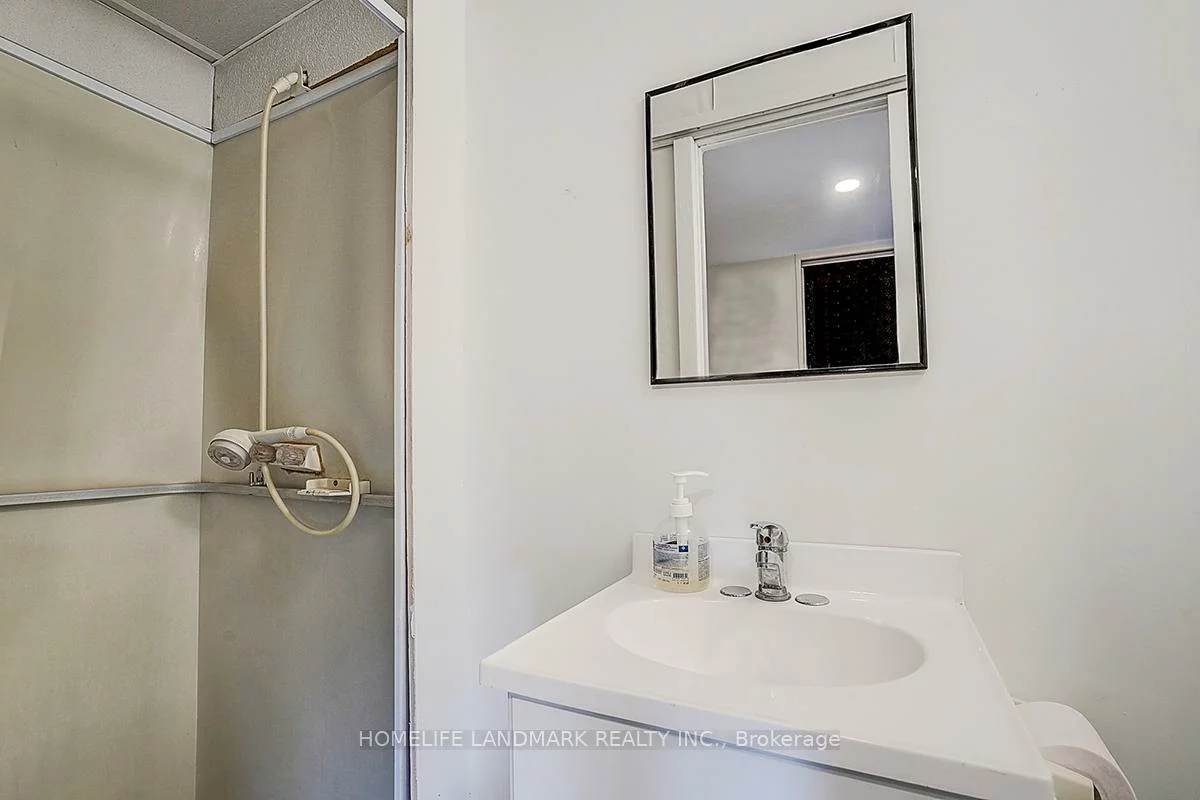 1121, Sandhurst, Agincourt North, Toronto