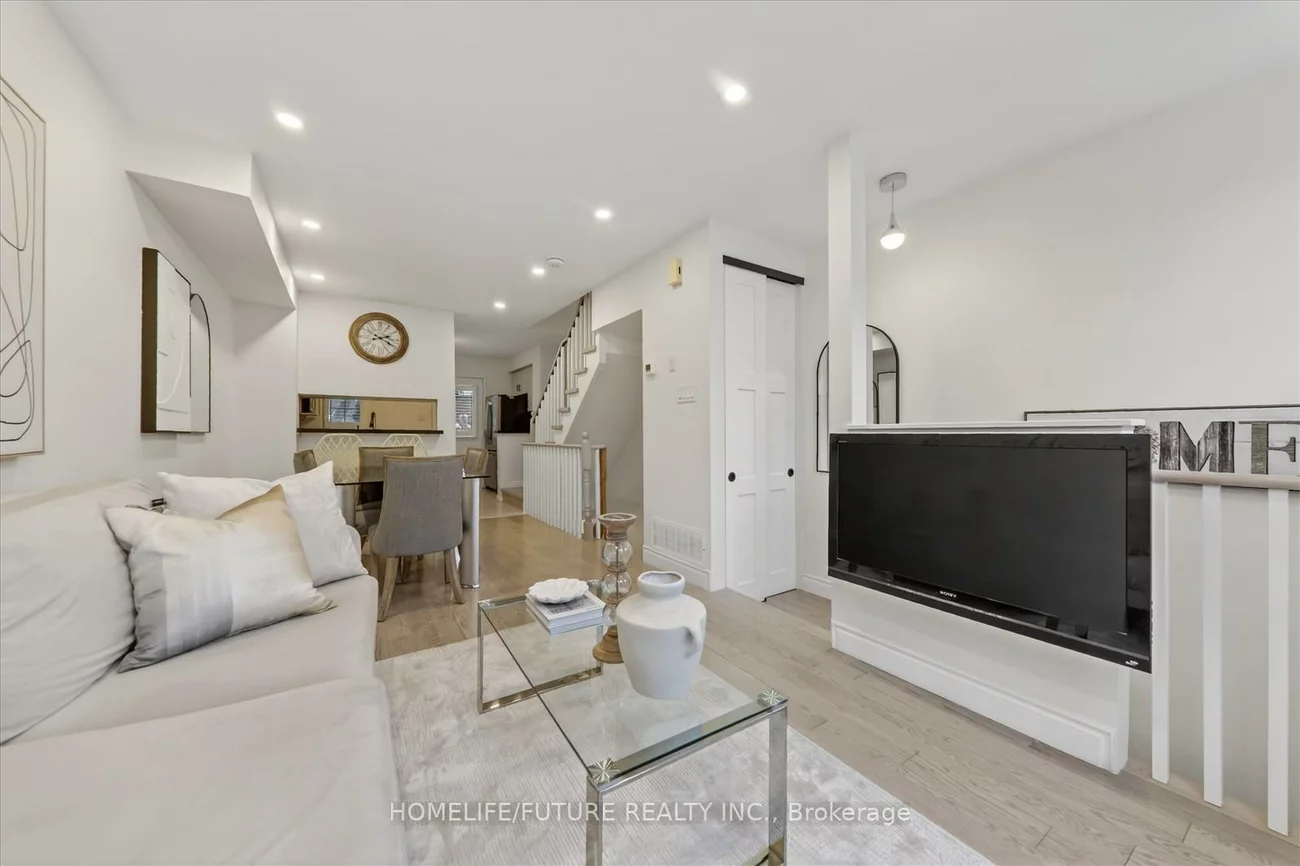 2, Hedge End, Rouge E11, Toronto