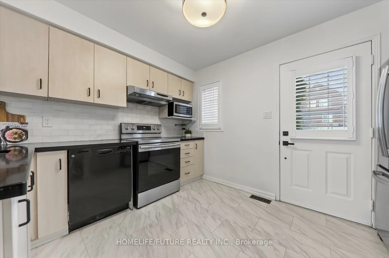 2, Hedge End, Rouge E11, Toronto