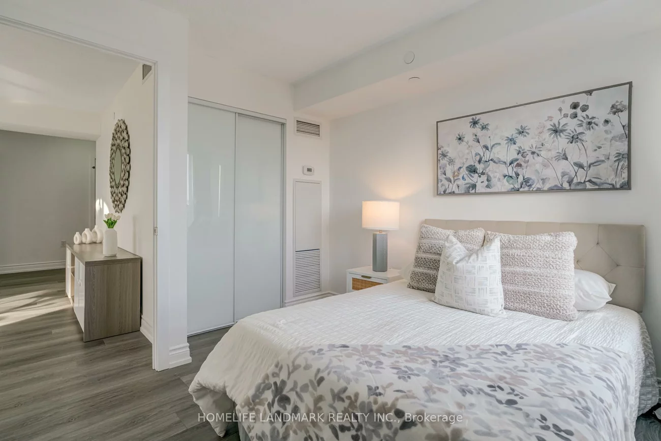 1346, Danforth, Eglinton East, Toronto