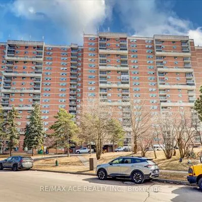 100, Wingarden, Malvern, Toronto