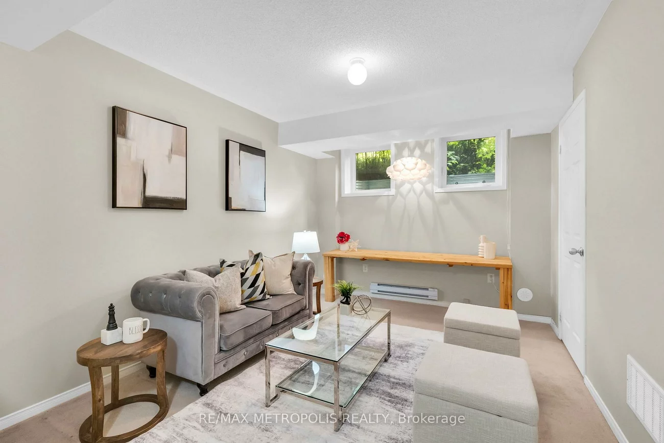 669A, Warden, Clairlea-Birchmount, Toronto