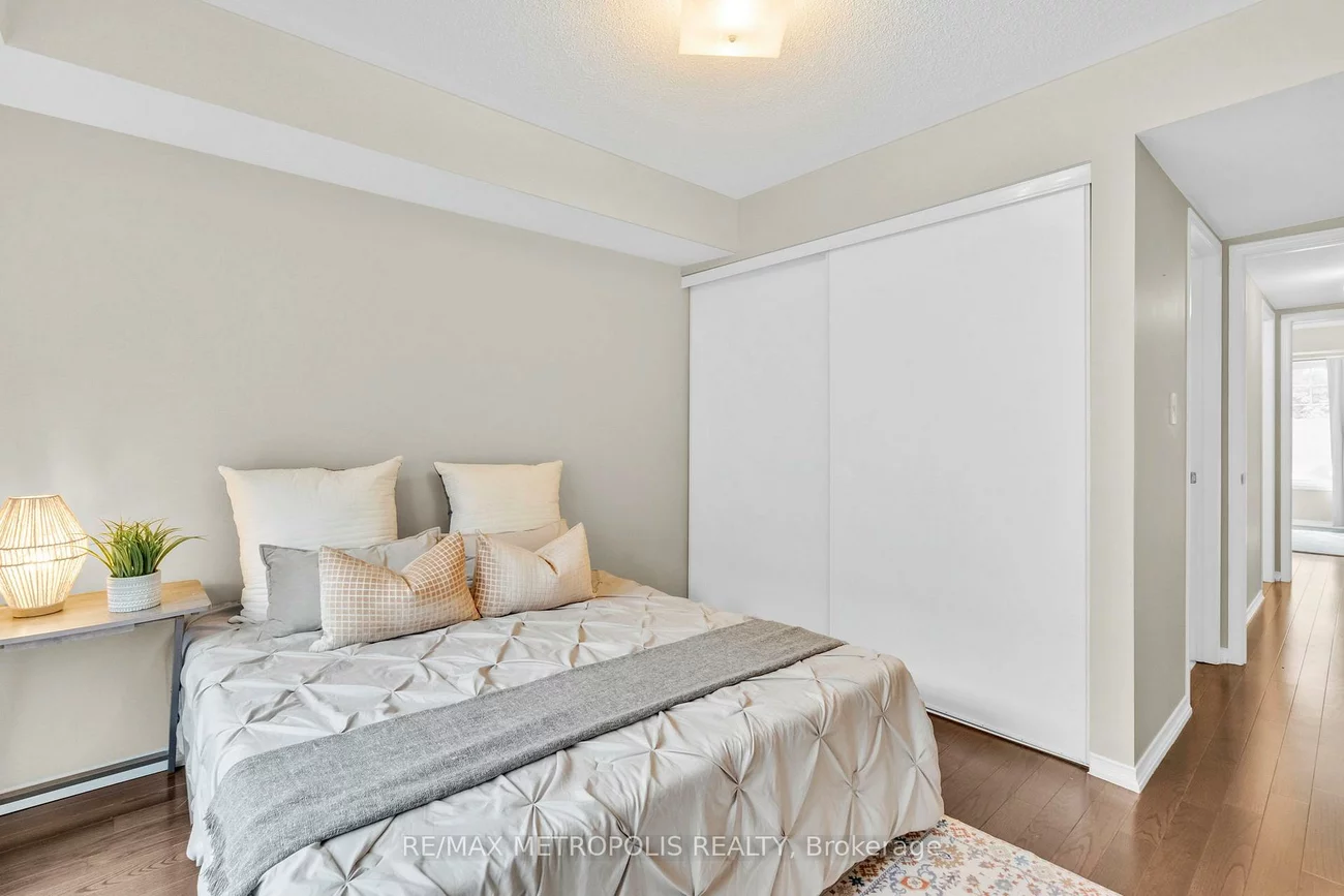 669A, Warden, Clairlea-Birchmount, Toronto