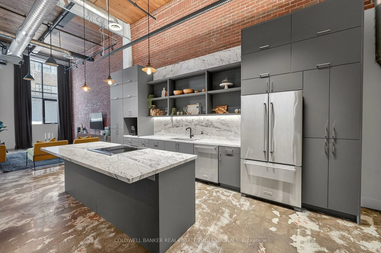 1159, Dundas, South Riverdale, Toronto