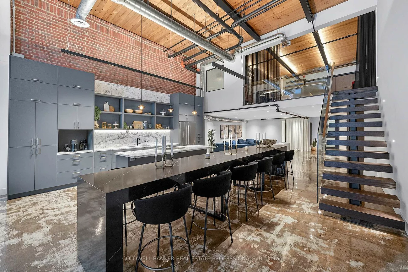 1159, Dundas, South Riverdale, Toronto