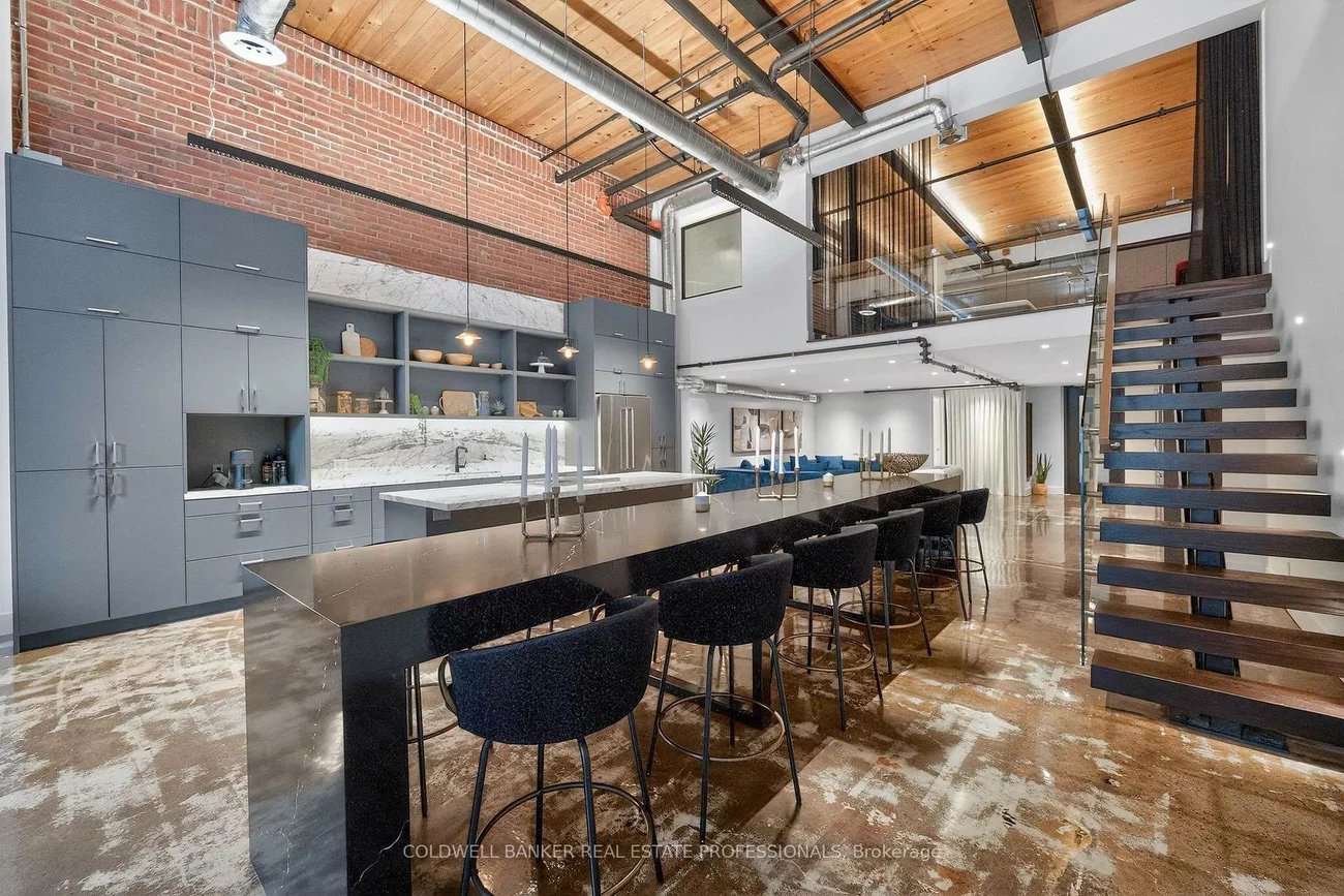 1159, Dundas, South Riverdale, Toronto