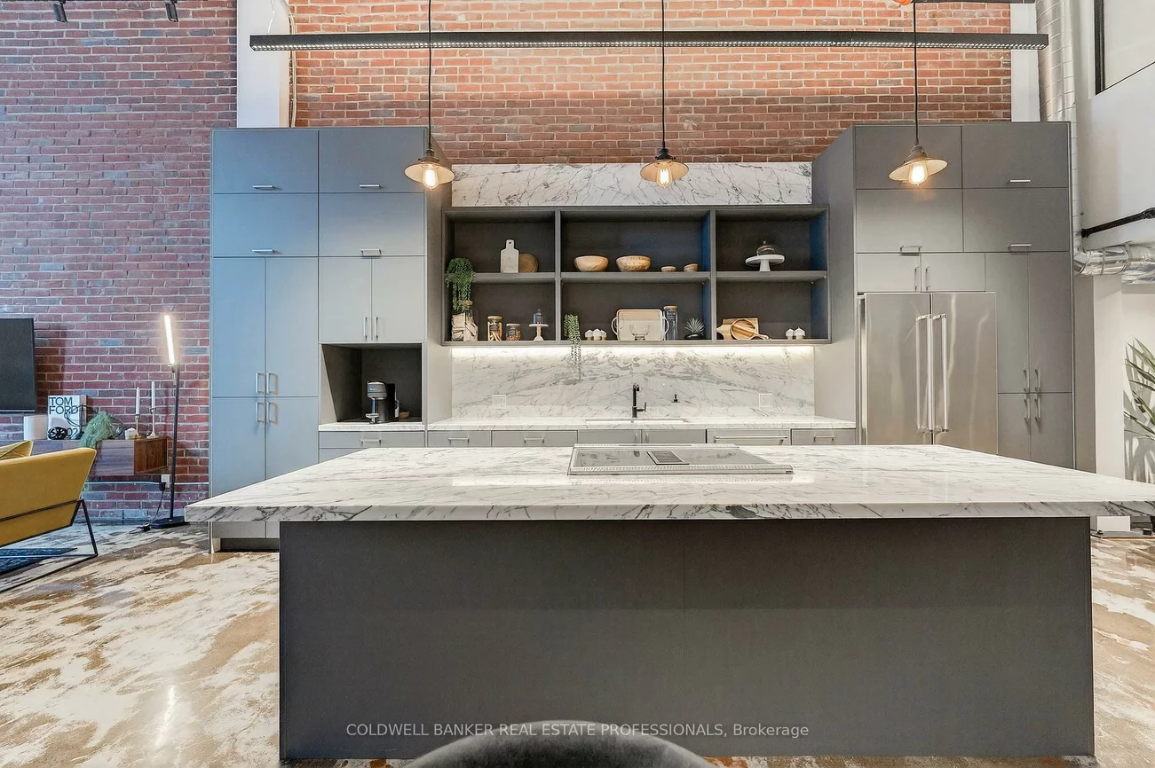 1159, Dundas, South Riverdale, Toronto