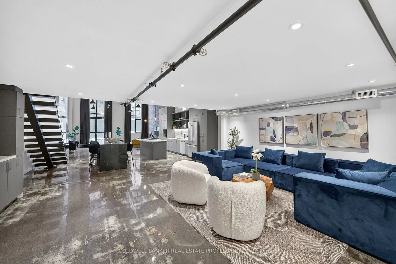 1159, Dundas, South Riverdale, Toronto