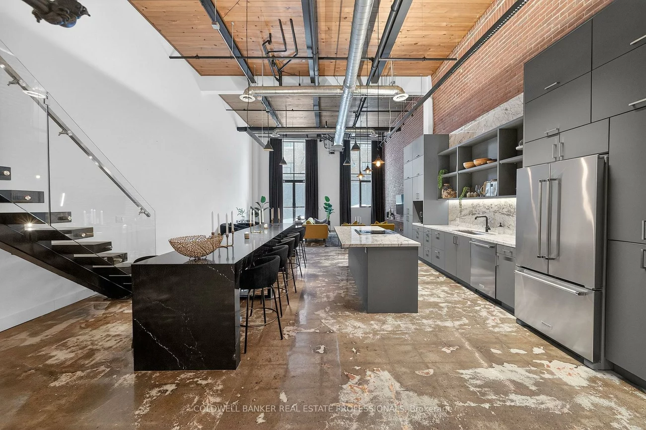 1159, Dundas, South Riverdale, Toronto