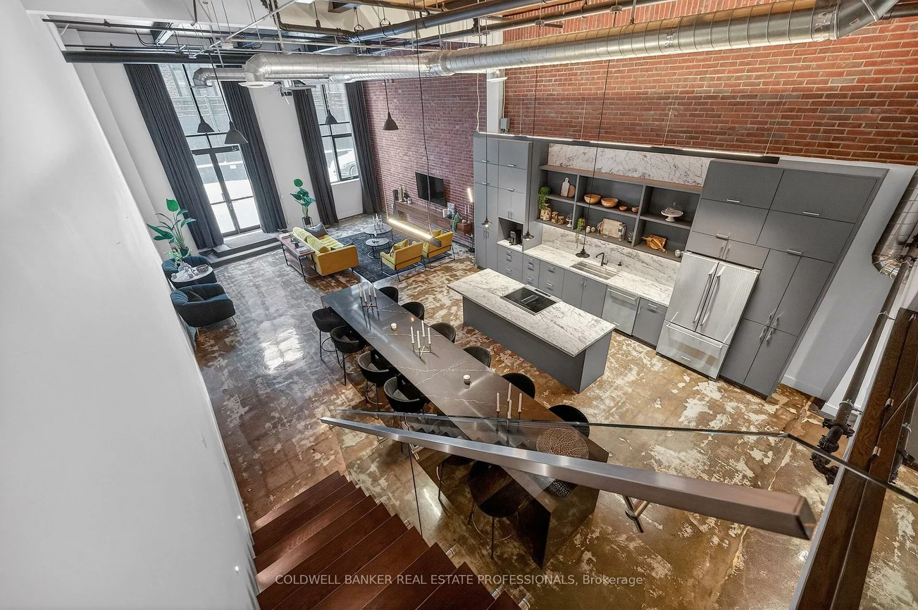 1159, Dundas, South Riverdale, Toronto