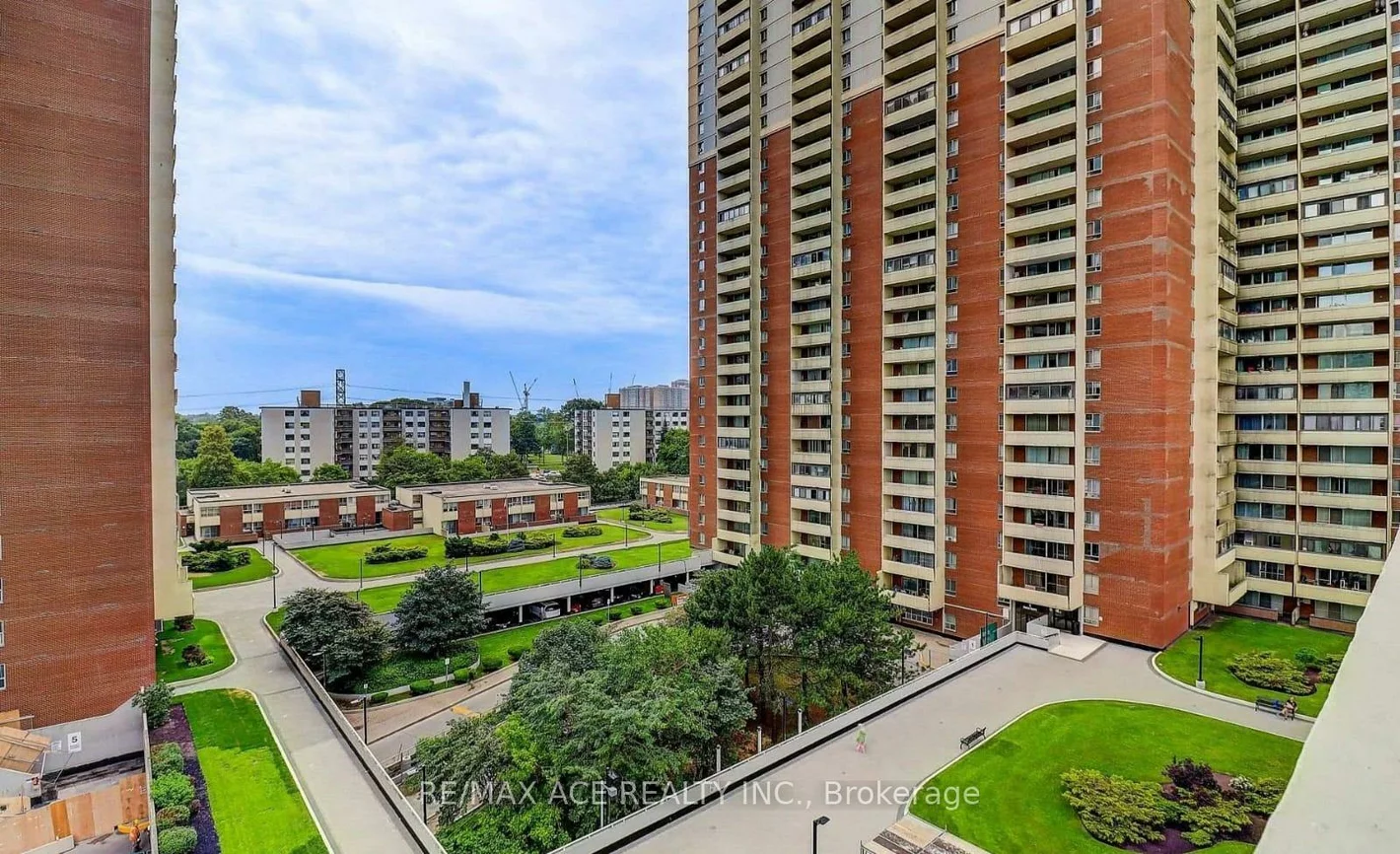 3, Massey, Crescent Town, Toronto