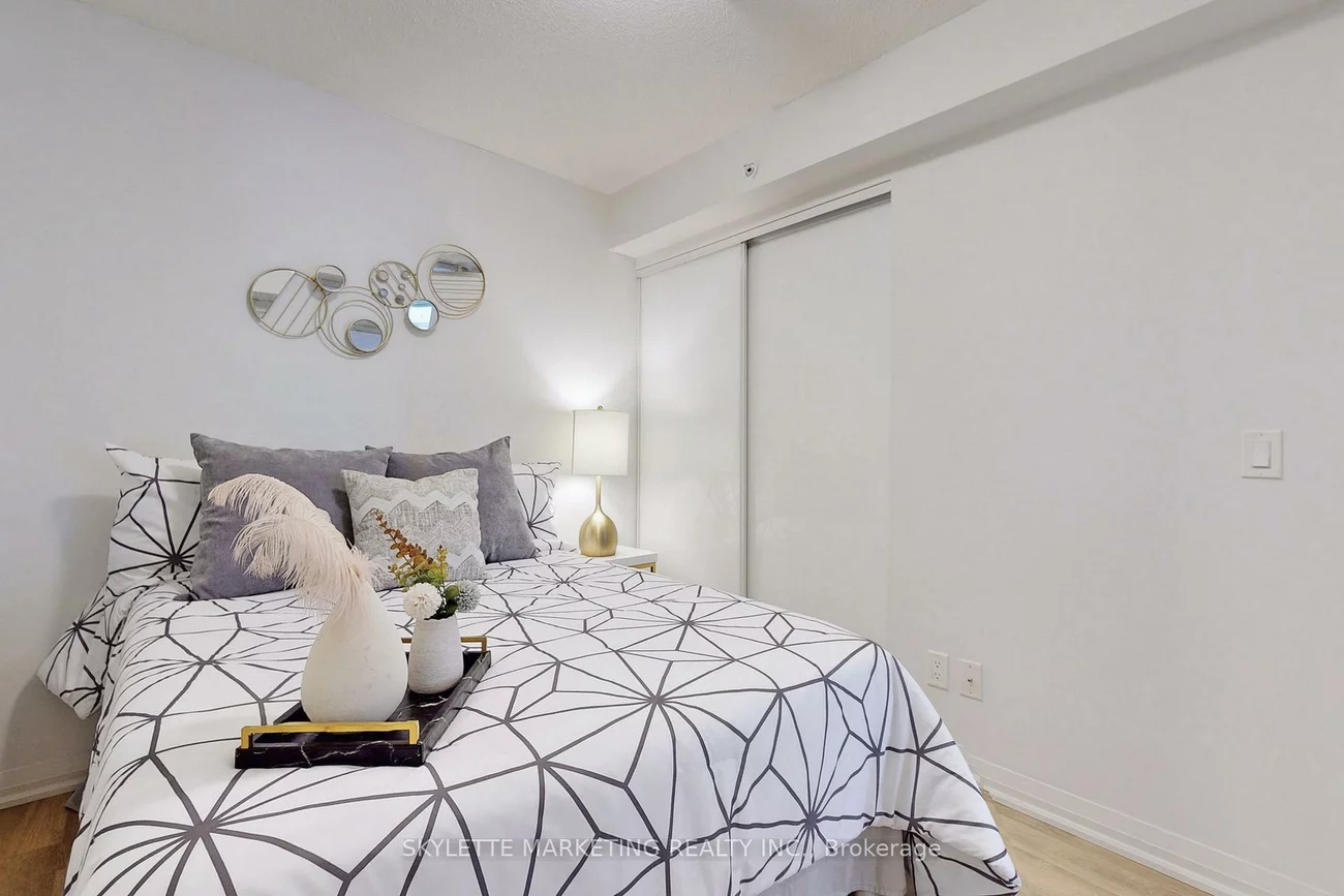 30, Meadowglen, Woburn, Toronto