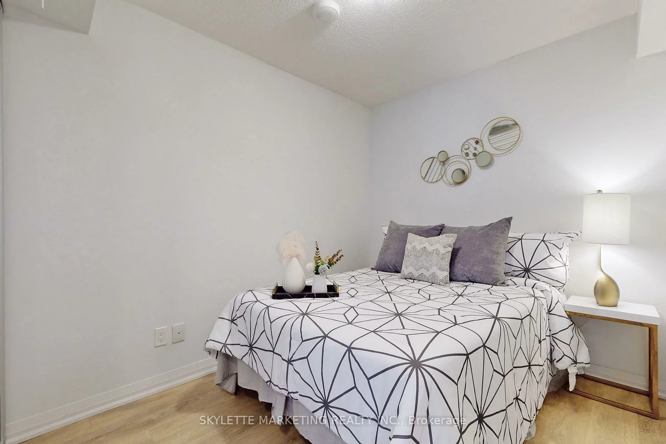 30, Meadowglen, Woburn, Toronto