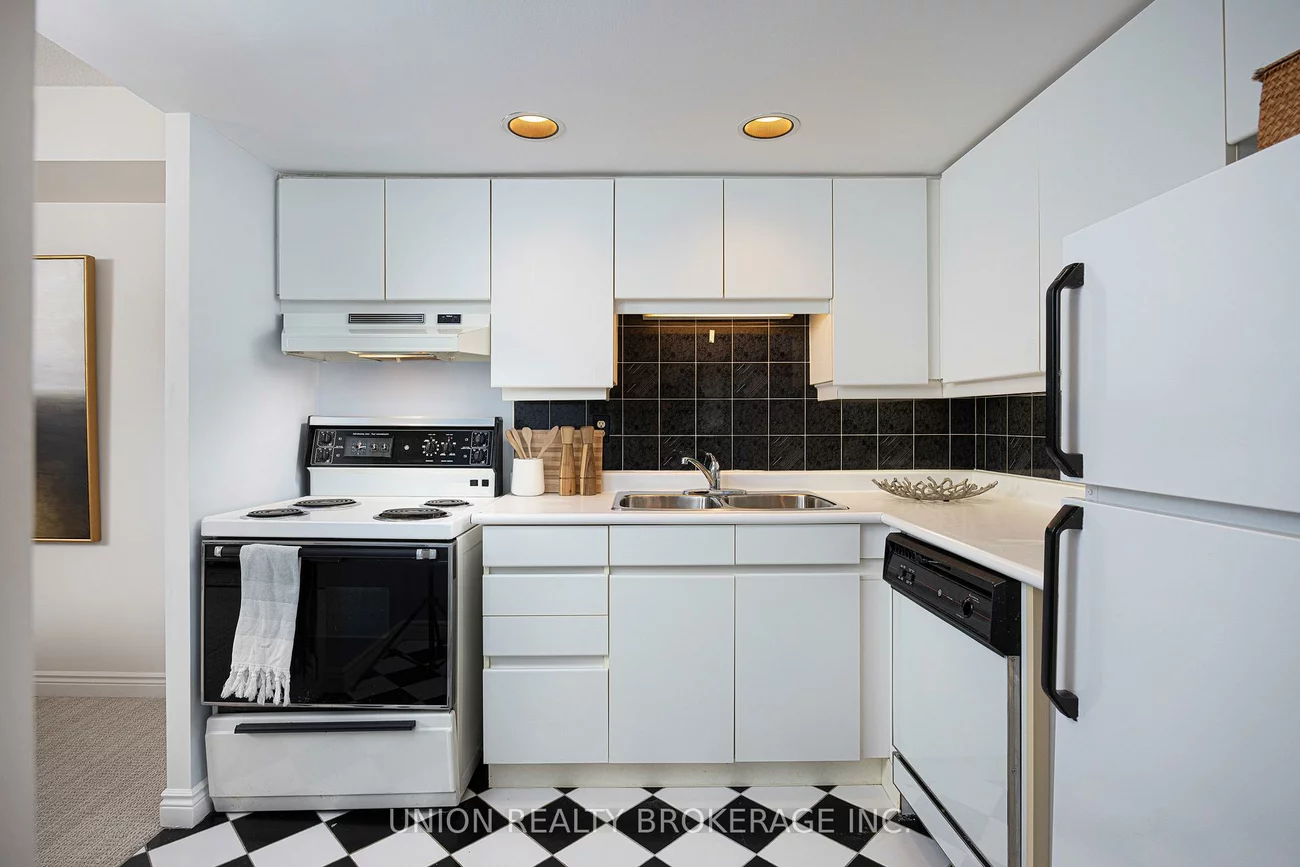 1091, Kingston, Birchcliffe-Cliffside, Toronto