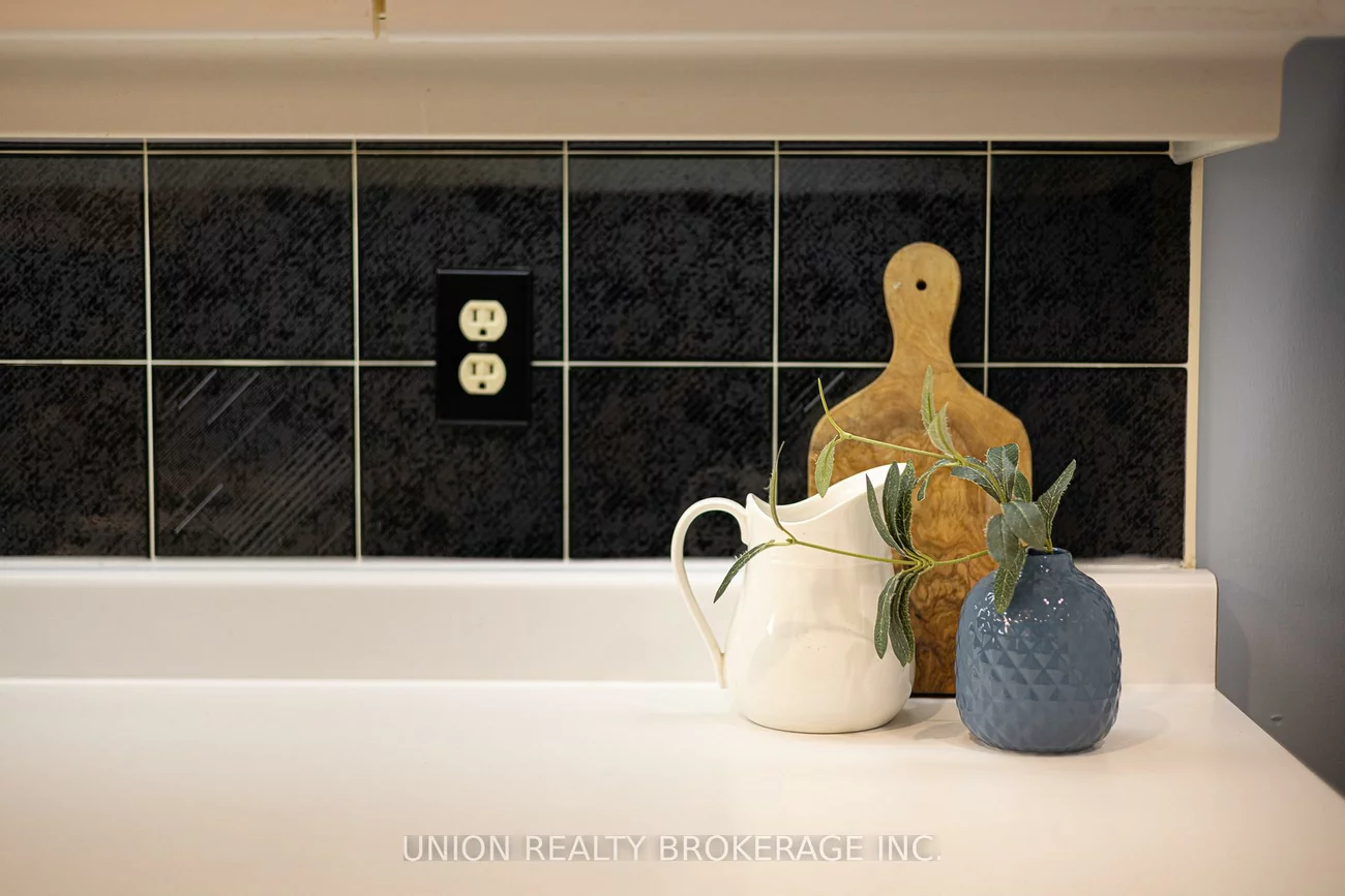 1091, Kingston, Birchcliffe-Cliffside, Toronto