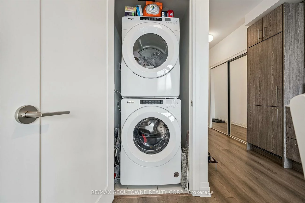 286, Main, East End-Danforth, Toronto