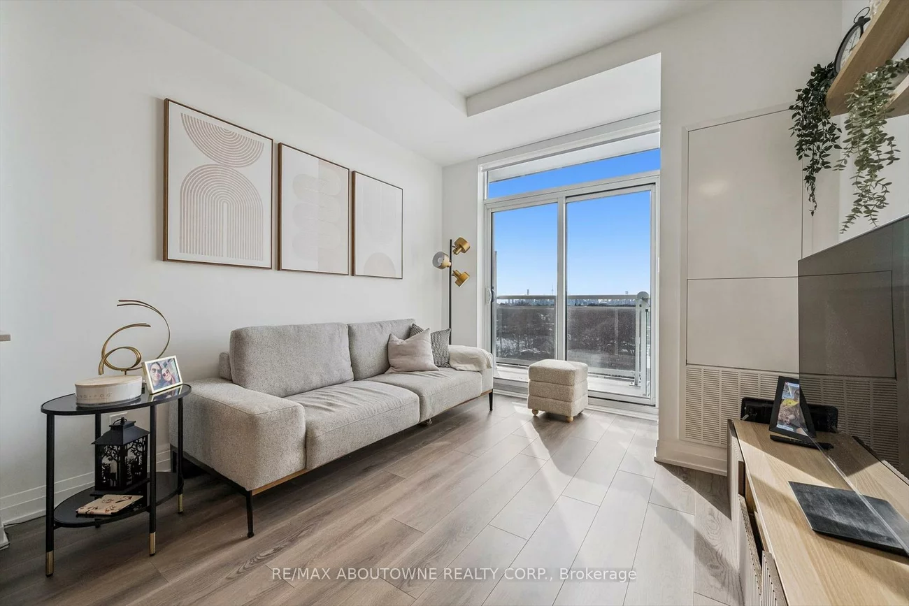 286, Main, East End-Danforth, Toronto