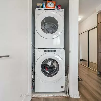 286, Main, East End-Danforth, Toronto