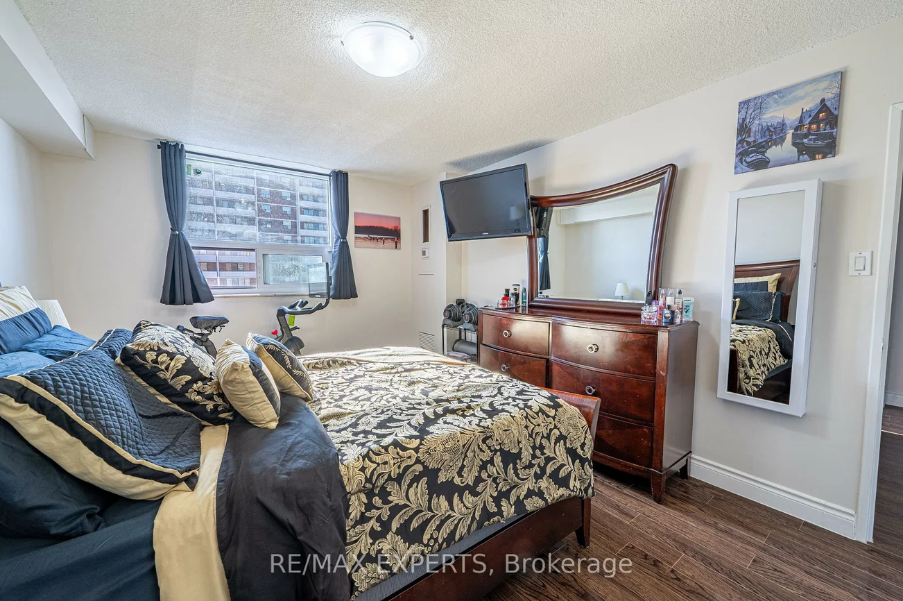 100, Prudential, Dorset Park, Toronto