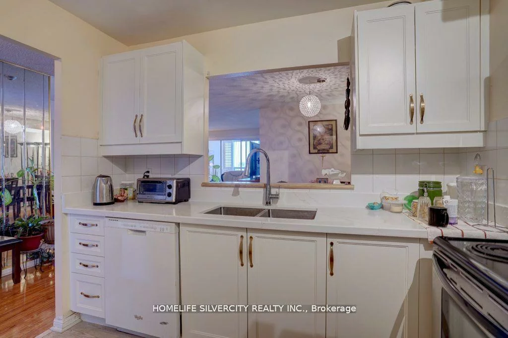 88, Corporate, Woburn, Toronto