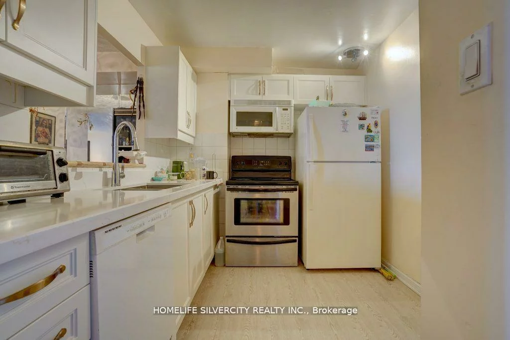 88, Corporate, Woburn, Toronto