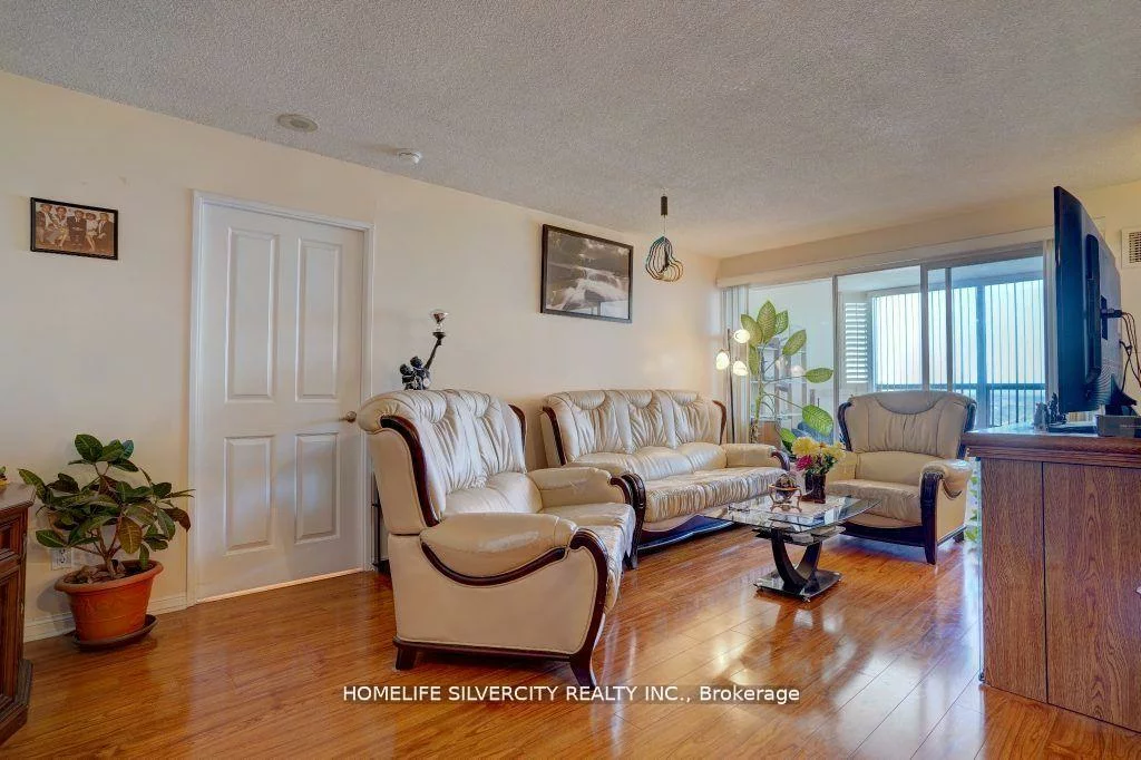 88, Corporate, Woburn, Toronto