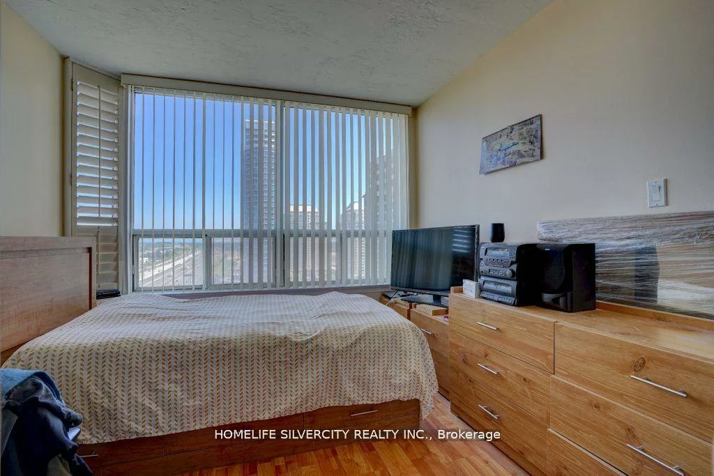 88, Corporate, Woburn, Toronto