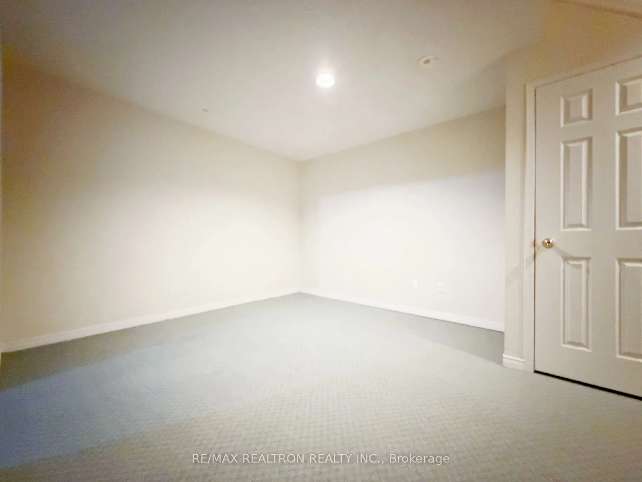 29, Rosebank, Malvern, Toronto