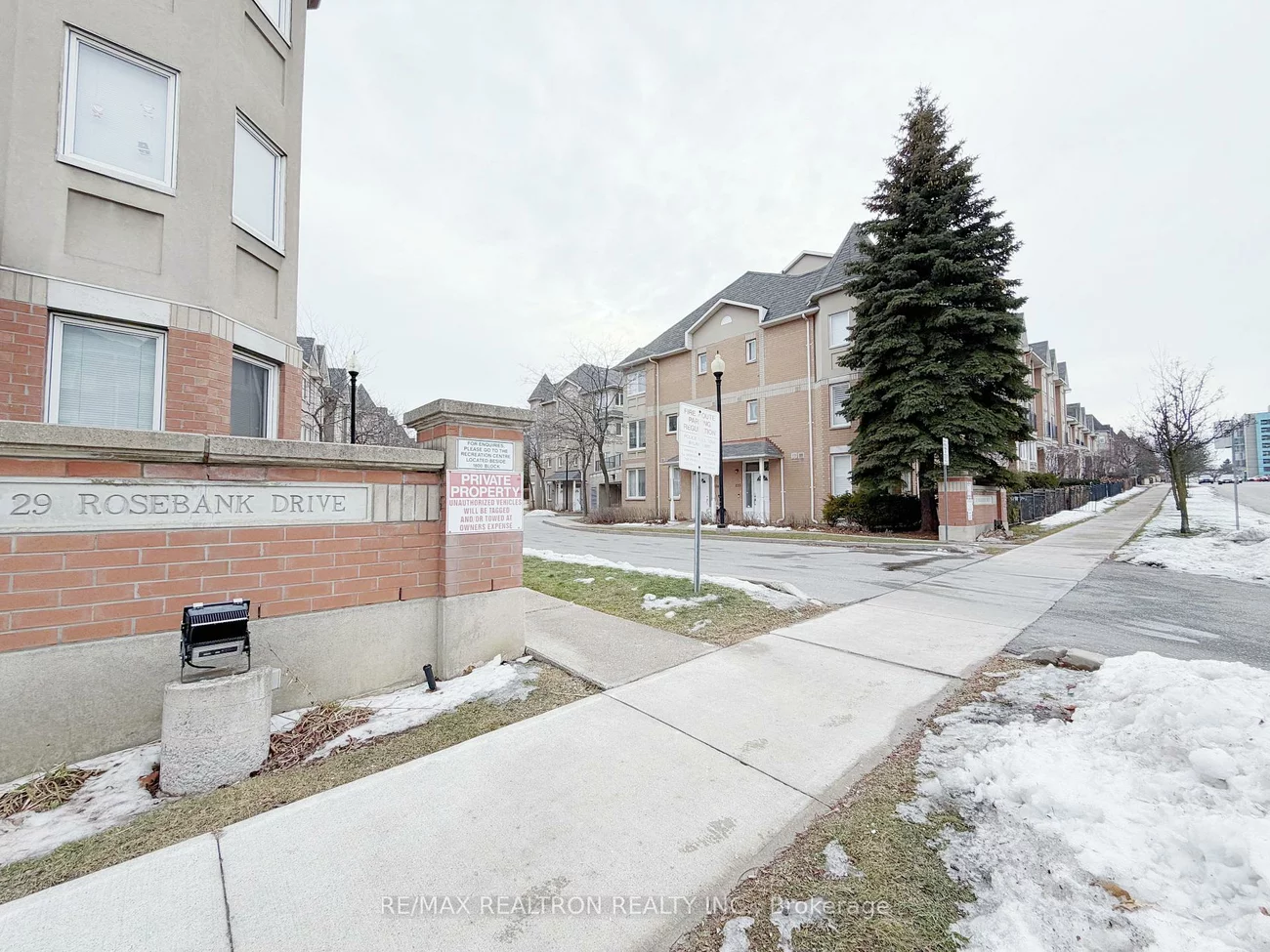 29, Rosebank, Malvern, Toronto