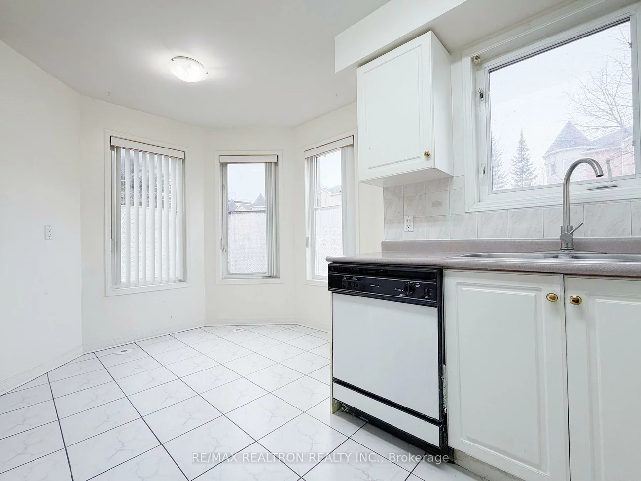 29, Rosebank, Malvern, Toronto