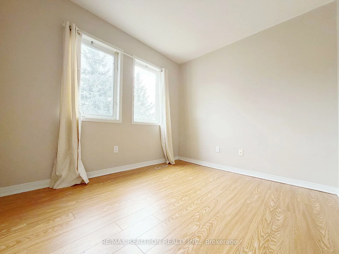 29, Rosebank, Malvern, Toronto