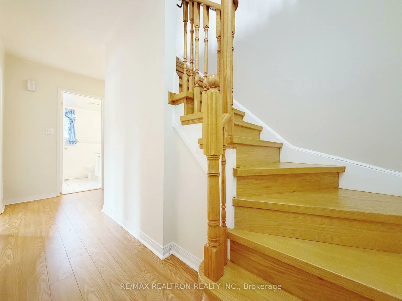 29, Rosebank, Malvern, Toronto