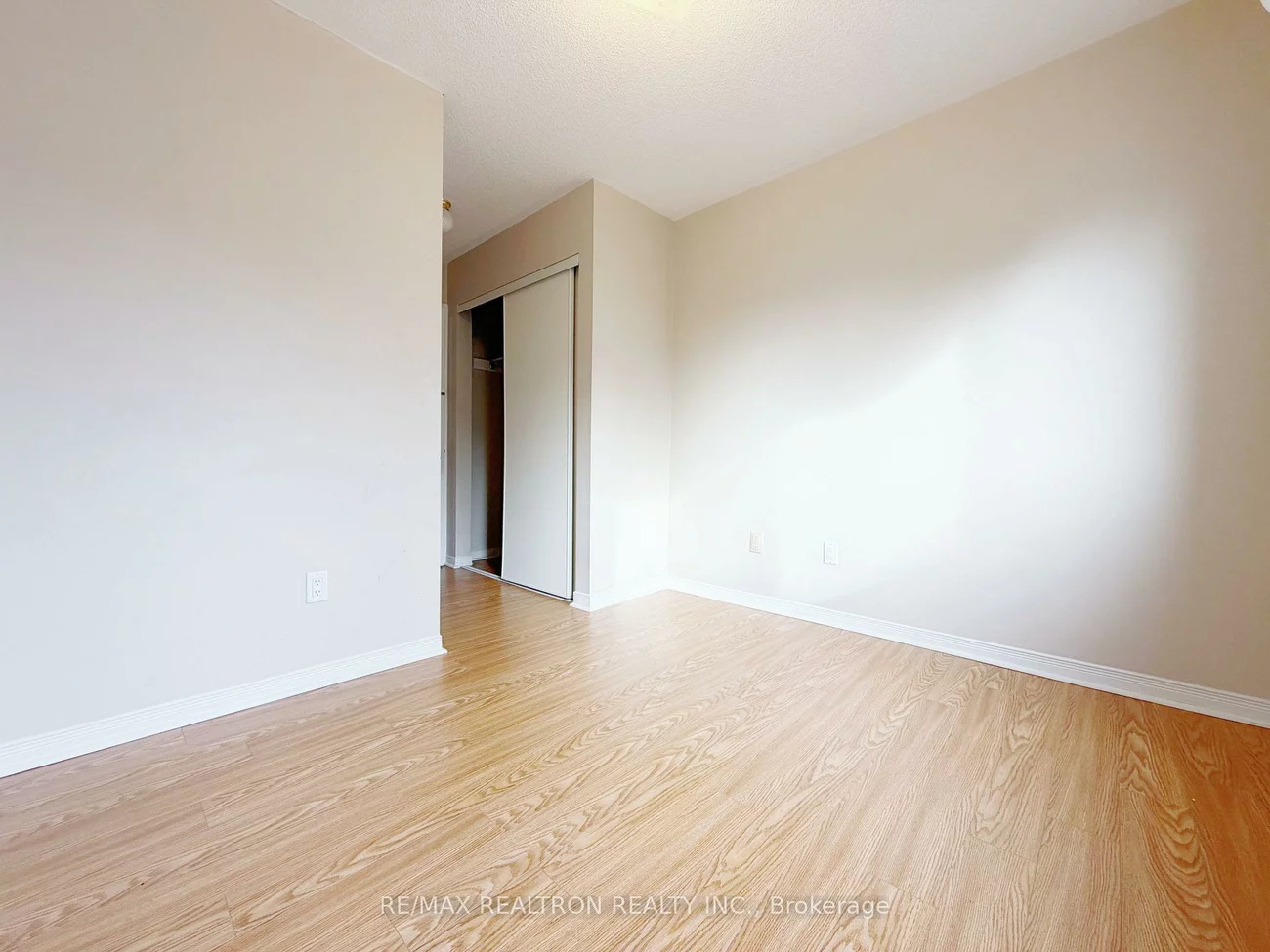 29, Rosebank, Malvern, Toronto