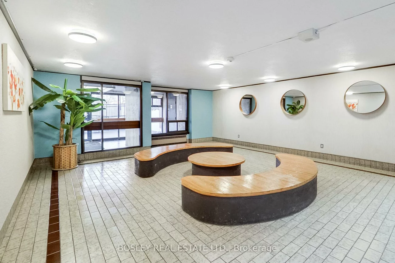 3, Massey, Crescent Town, Toronto