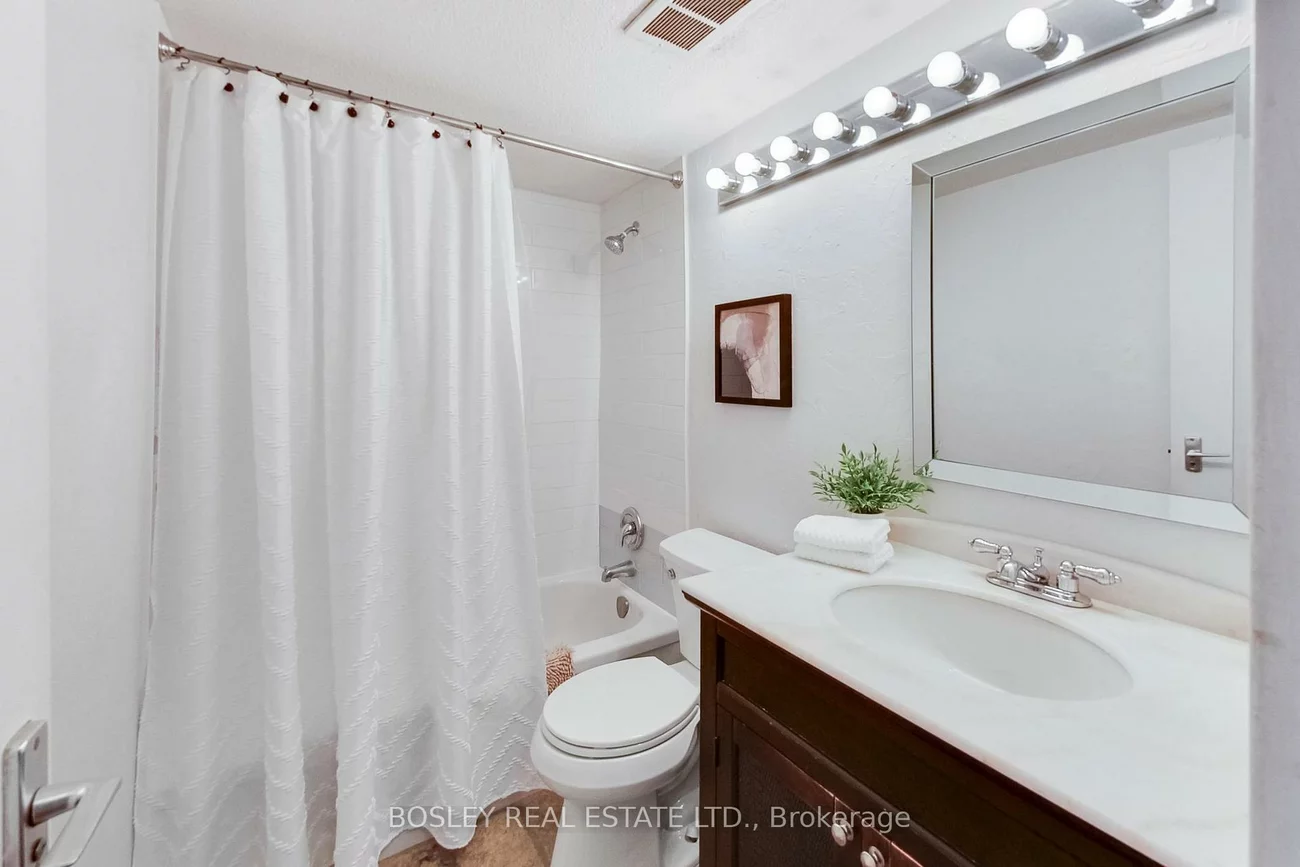 3, Massey, Crescent Town, Toronto