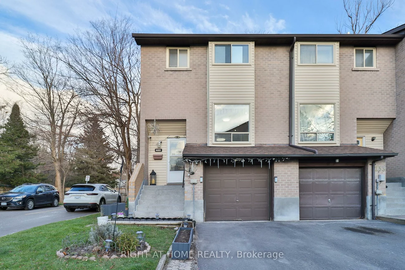 55, Collinsgrove, West Hill, Toronto