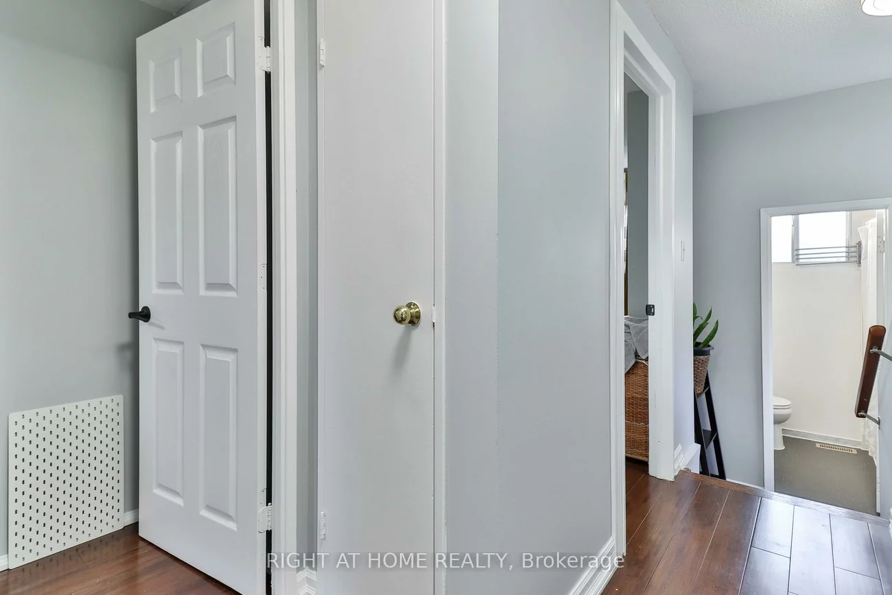 55, Collinsgrove, West Hill, Toronto