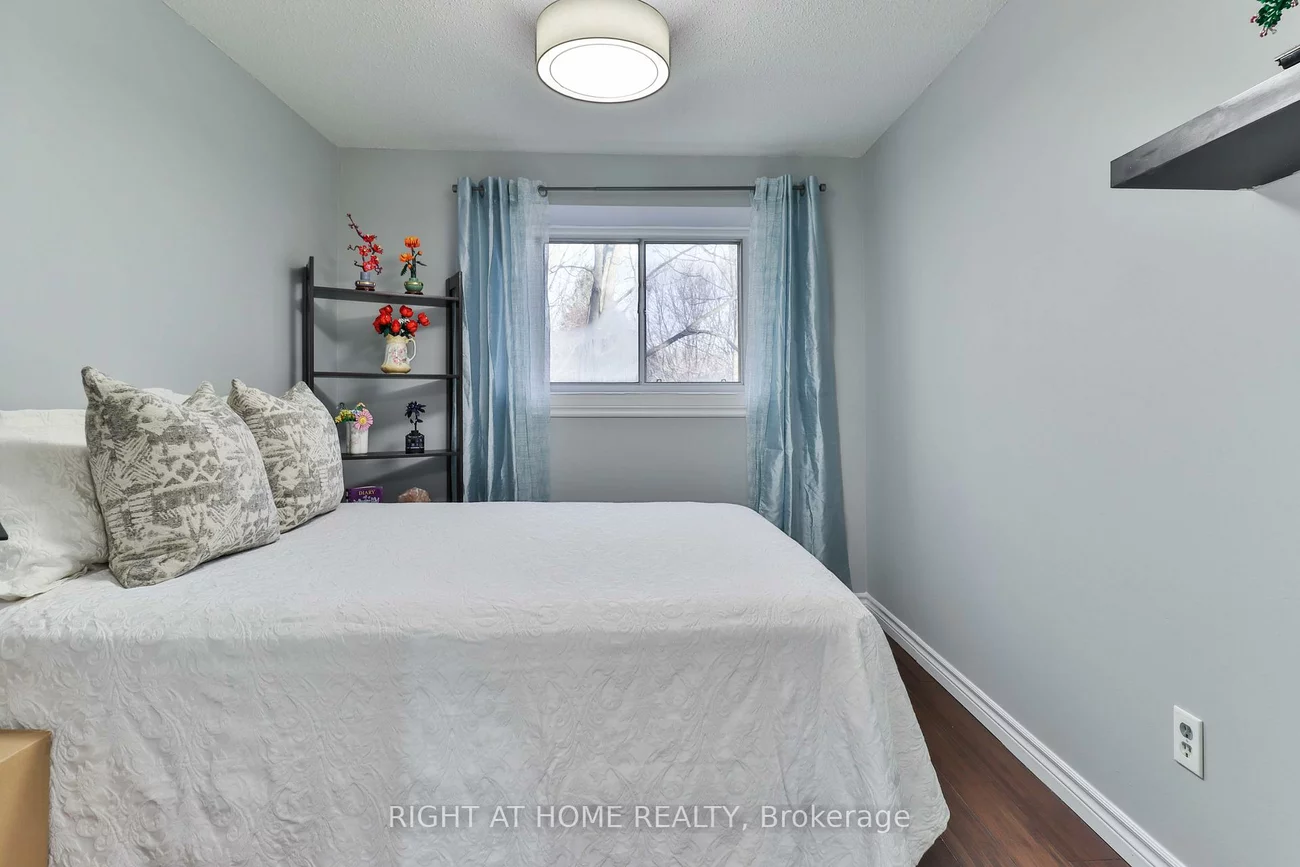 55, Collinsgrove, West Hill, Toronto