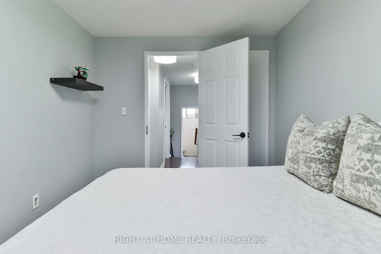 55, Collinsgrove, West Hill, Toronto