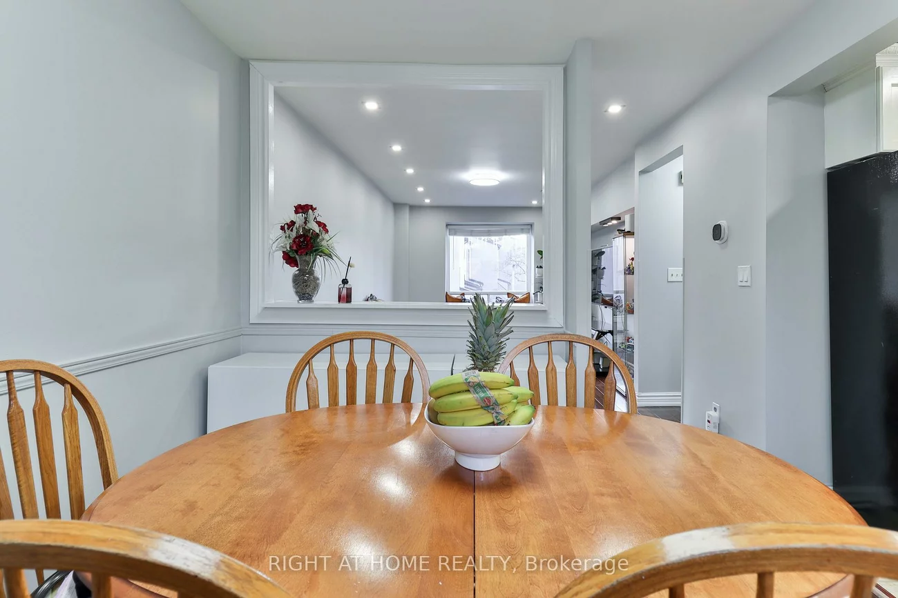 55, Collinsgrove, West Hill, Toronto