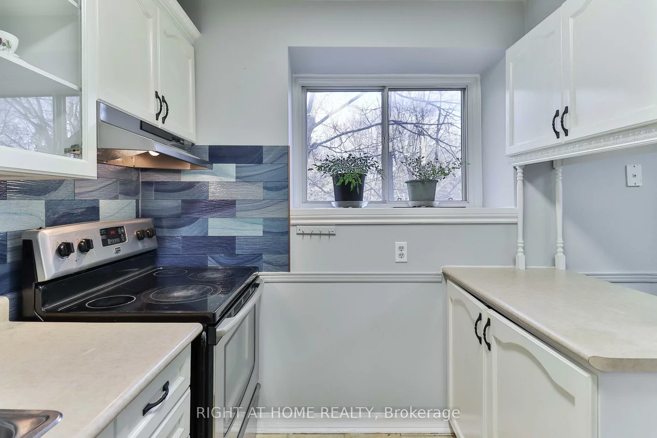 55, Collinsgrove, West Hill, Toronto
