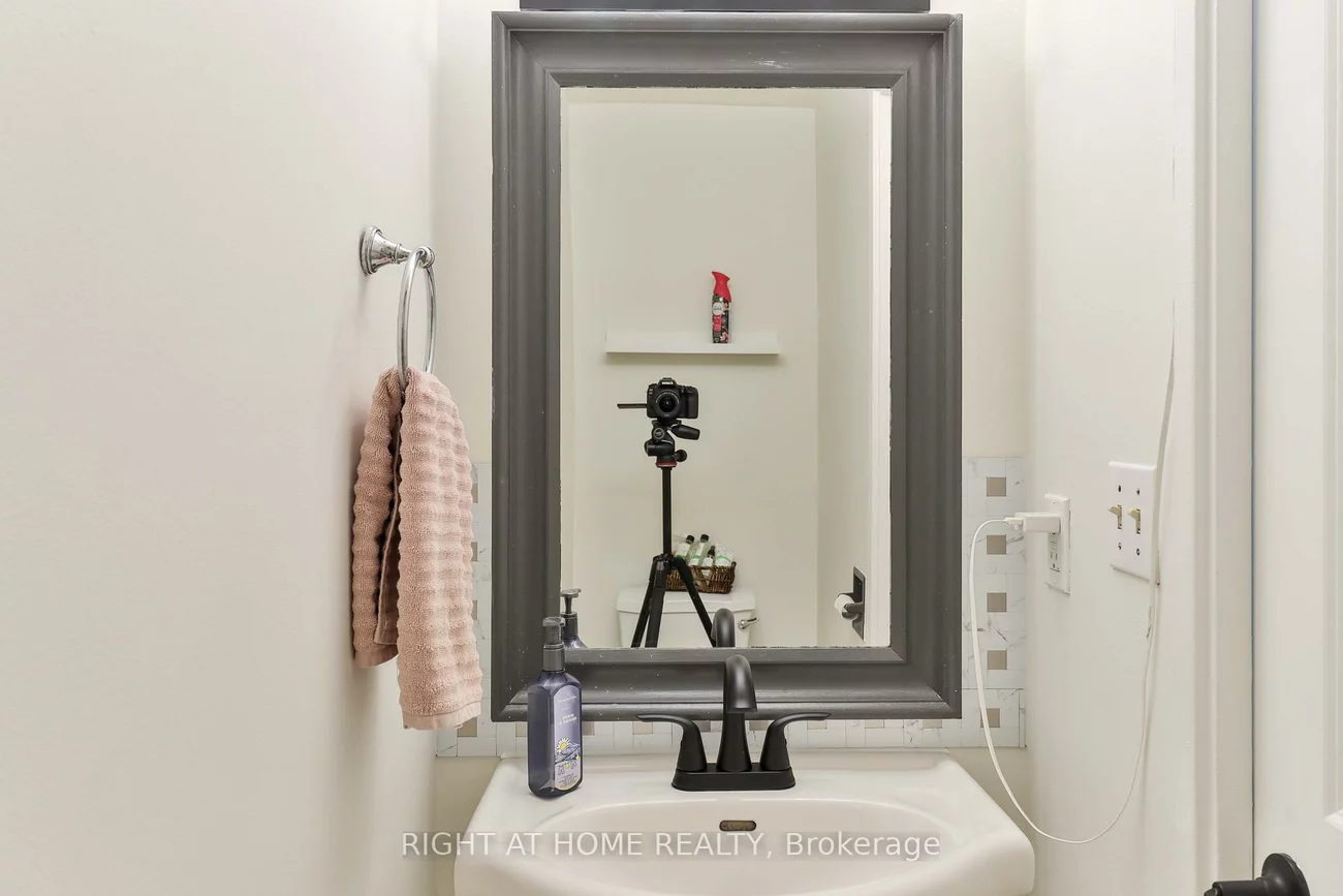 55, Collinsgrove, West Hill, Toronto